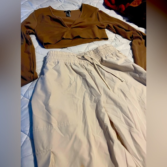 Khaki pants - Picture 1 of 3